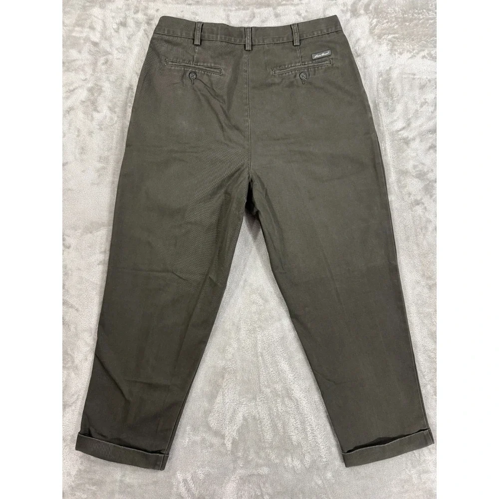Eddie Bauer Chino Pants Mens 38x30 Green Classic Fit Pleated Wrinkle Resistant - Picture 2 of 16